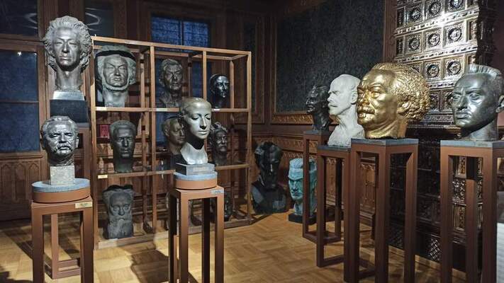 Alfons Karny. Galeria Portretów Wielkich Polaków 2026. Muzeum Rzeźby Alfonsa Karnego w Białymstoku. 2026. Fot. Szymon martysz